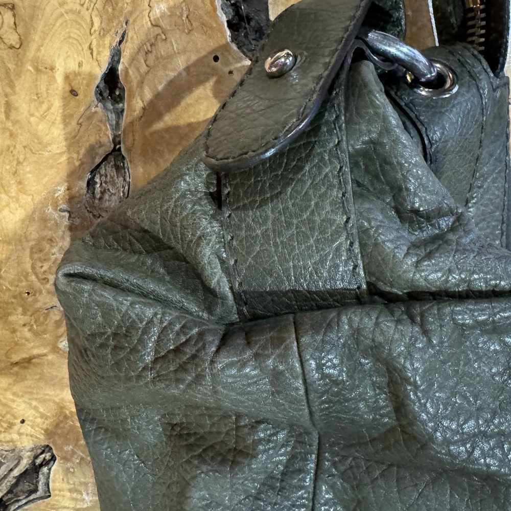 Authentic Gucci Medium Bamboo Bar Shoulder Bag - Picture 11 of 13